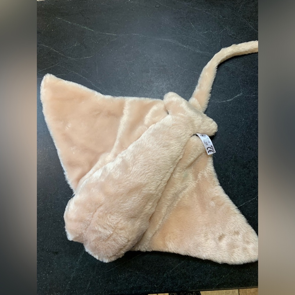 THE PETTING ZOO | Plush Beige Cownose Ray